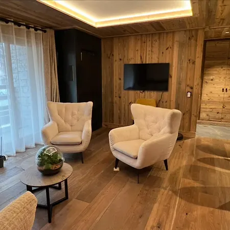 Nouveau 3 Chambres, Parking Et Wifi A *