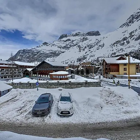 Nouveau 3 Chambres, Parking Et Wifi A Apartment